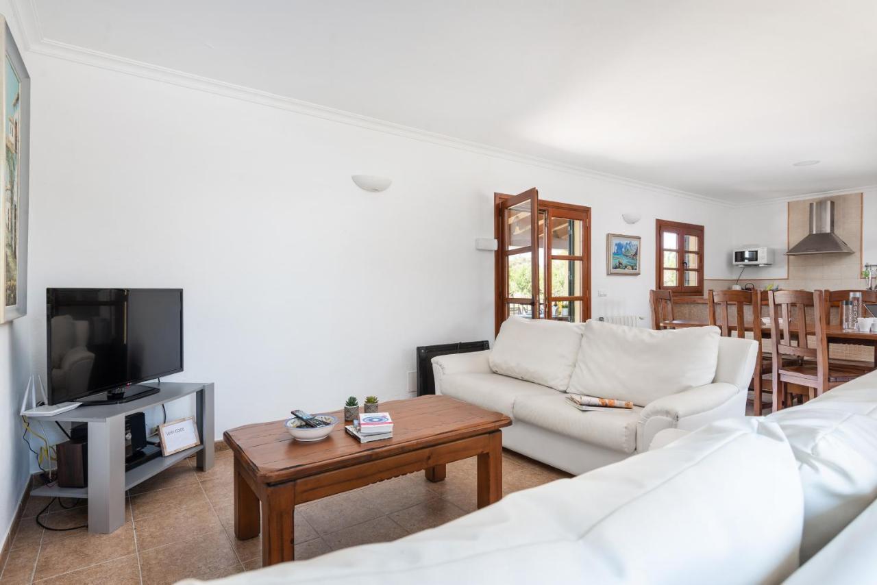 Pou D,ambroitx, Pool And Sea Views In Villa