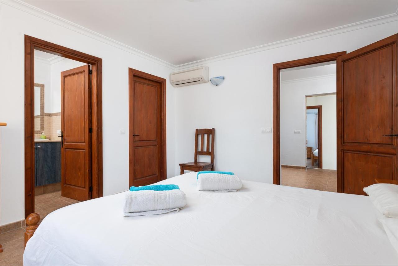 Pou D,ambroitx, Pool And Sea Views In *