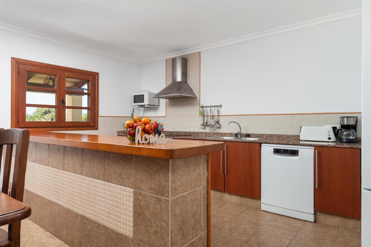 Villa Pou D,ambroitx, Pool And Sea Views In *