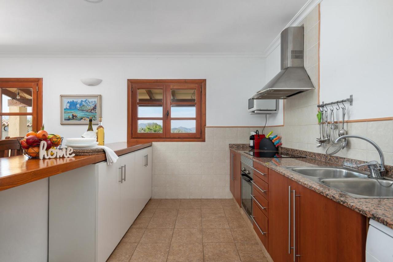 Pou D,ambroitx, Pool And Sea Views In Alcúdia